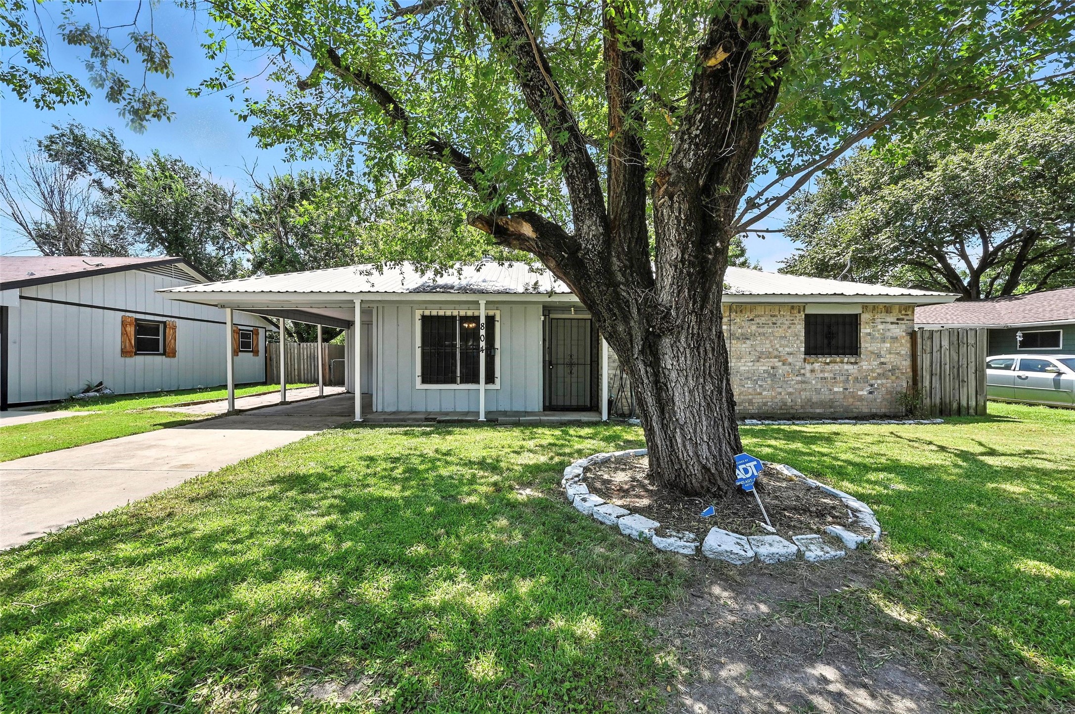 804 Live Oak Street Wilmer TX 75172