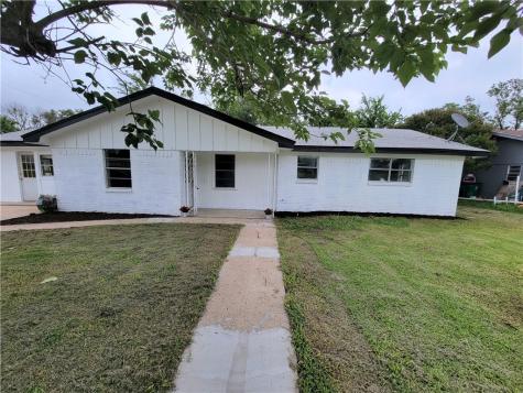 809 W Angeline Street Groesbeck TX 76642