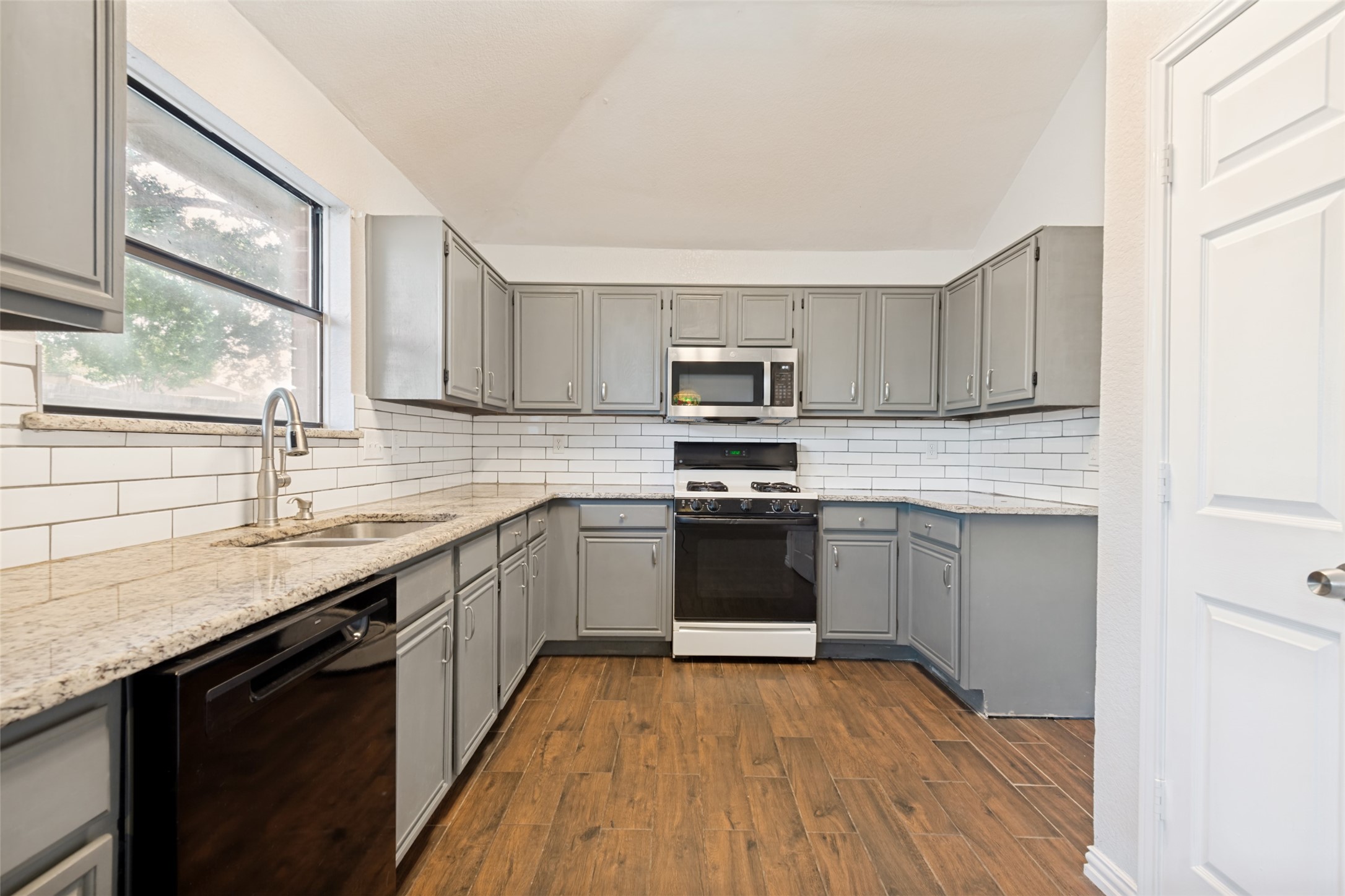 6122 Sasaki Way Garland TX 75043