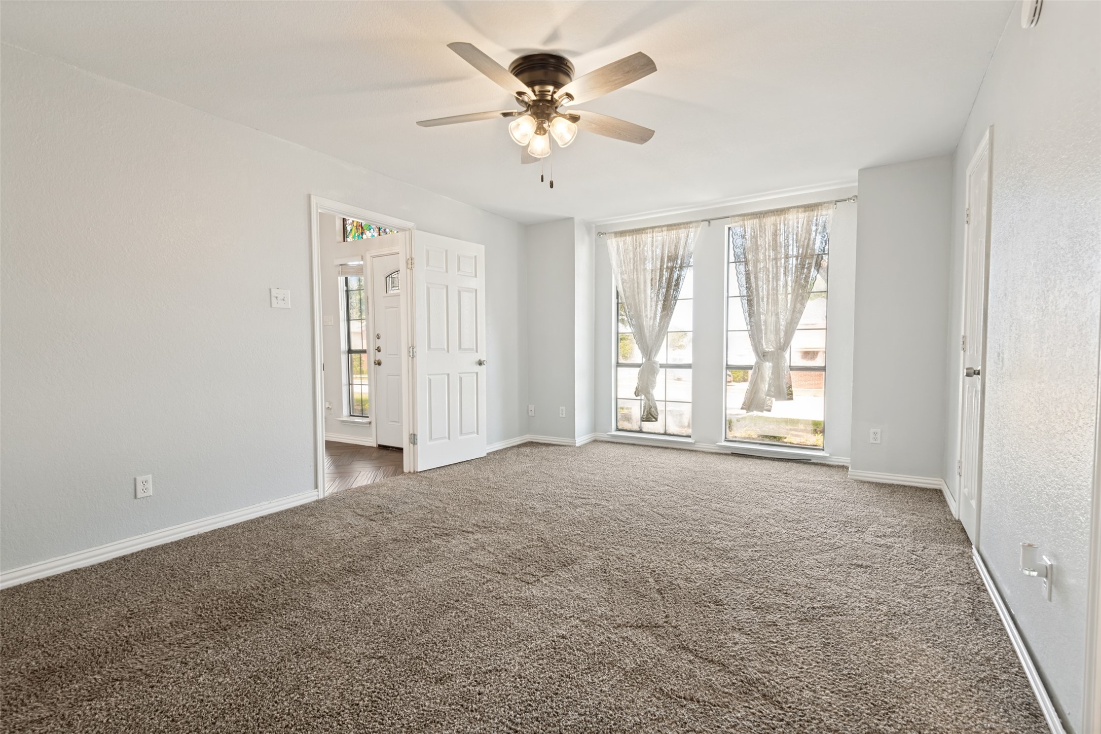 6122 Sasaki Way Garland TX 75043