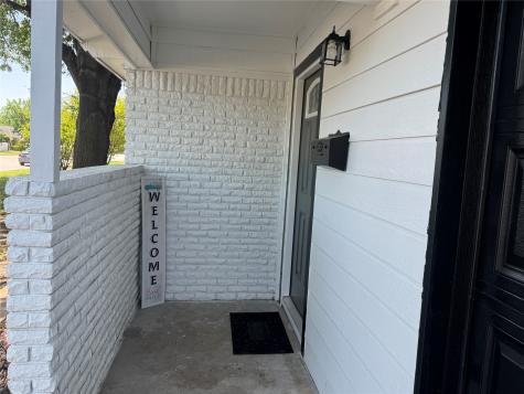 5812 Mccart Avenue Fort Worth TX 76133