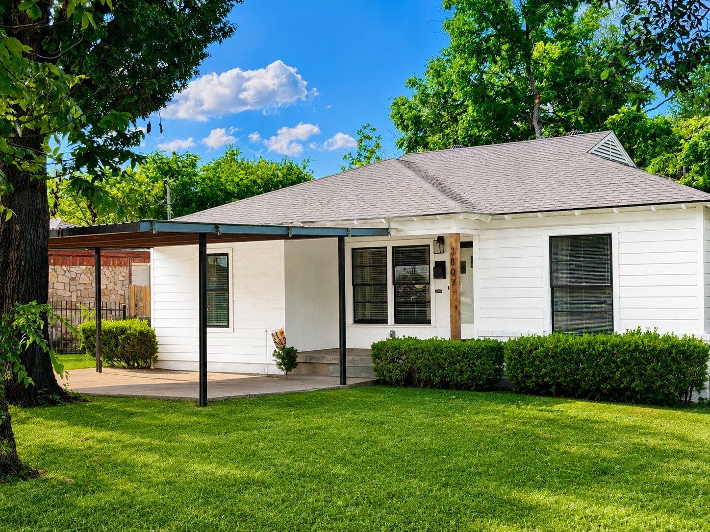 3807 Falls Drive Dallas TX 75211