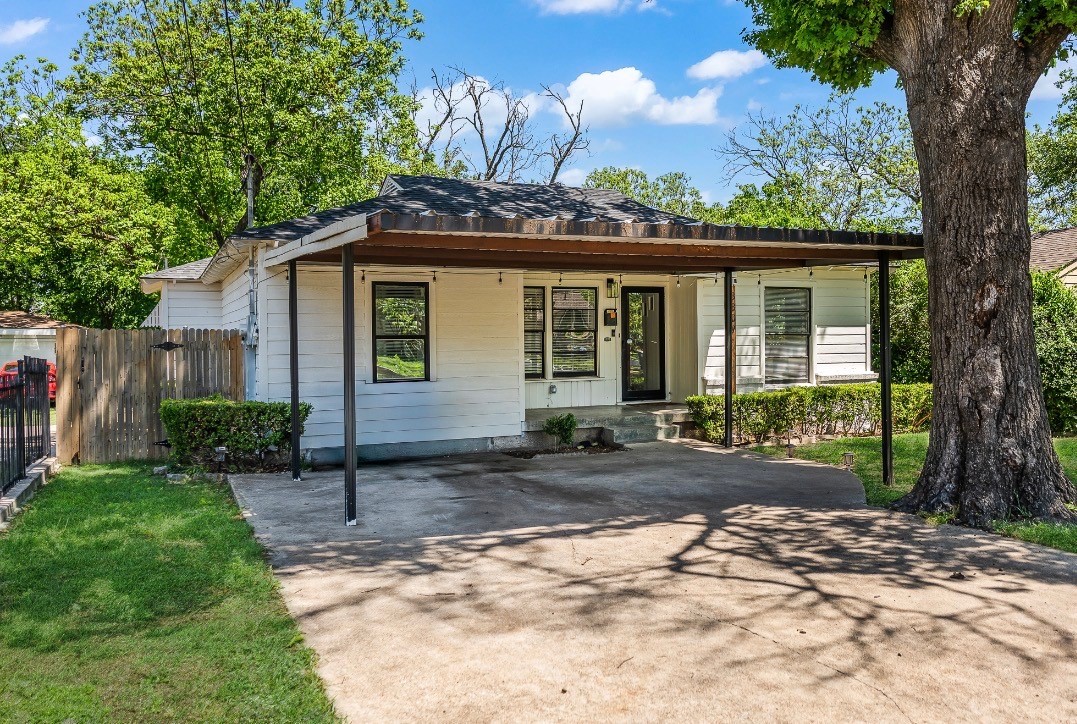 3807 Falls Drive Dallas TX 75211