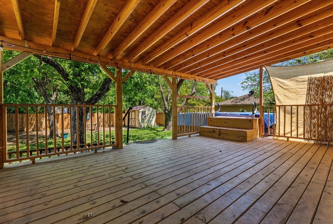 3807 Falls Drive Dallas TX 75211