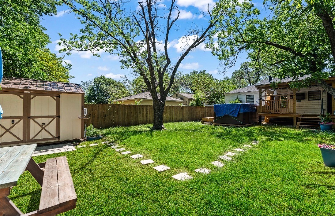3807 Falls Drive Dallas TX 75211