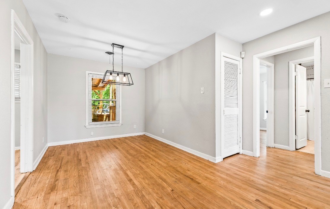 3807 Falls Drive Dallas TX 75211