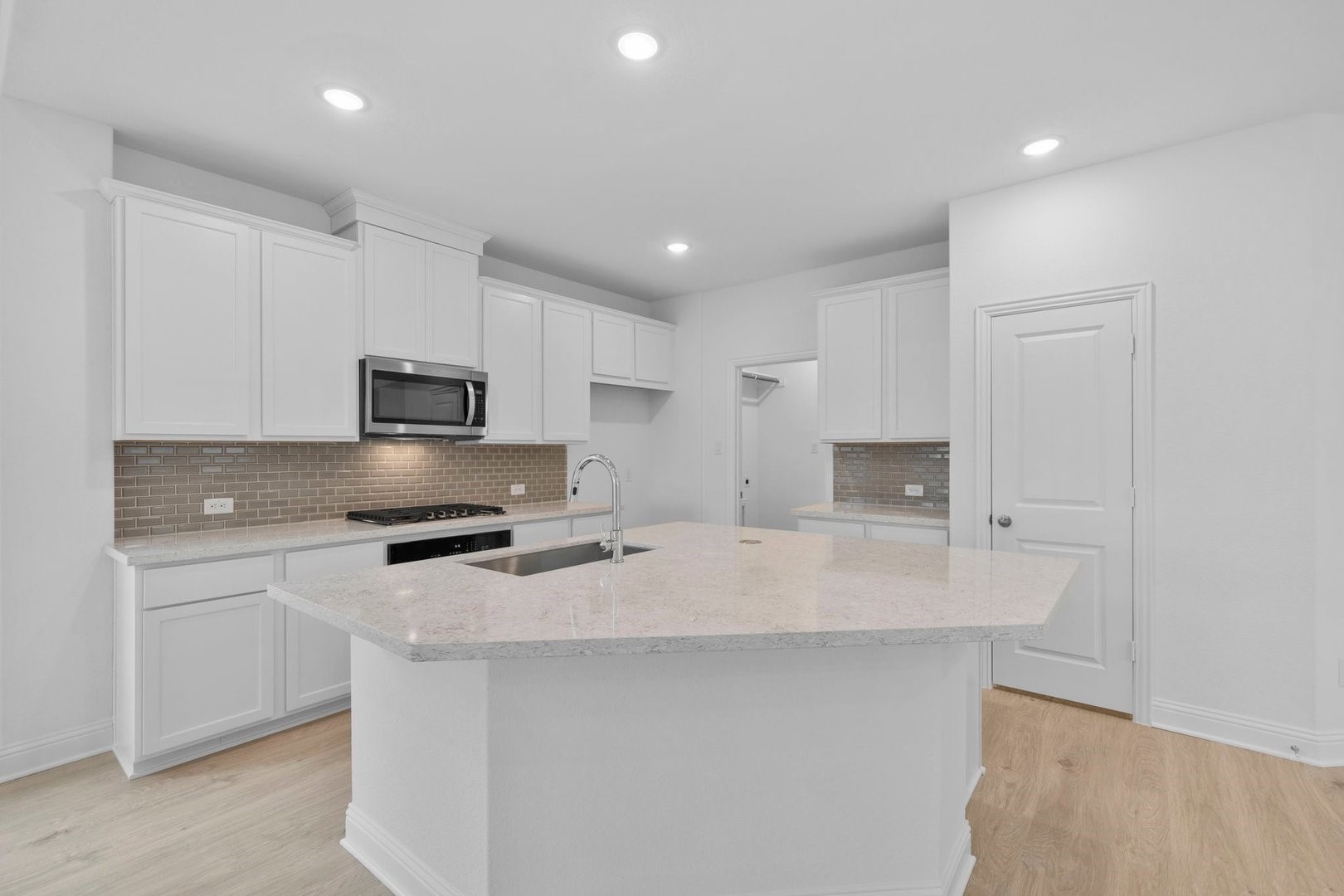 3918 Summerfield Drive Heartland TX 75114