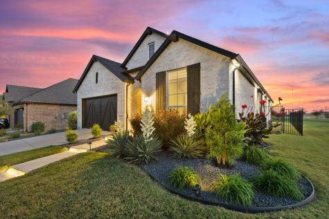 1725 Mcdougall Creek Van Alstyne TX 75495