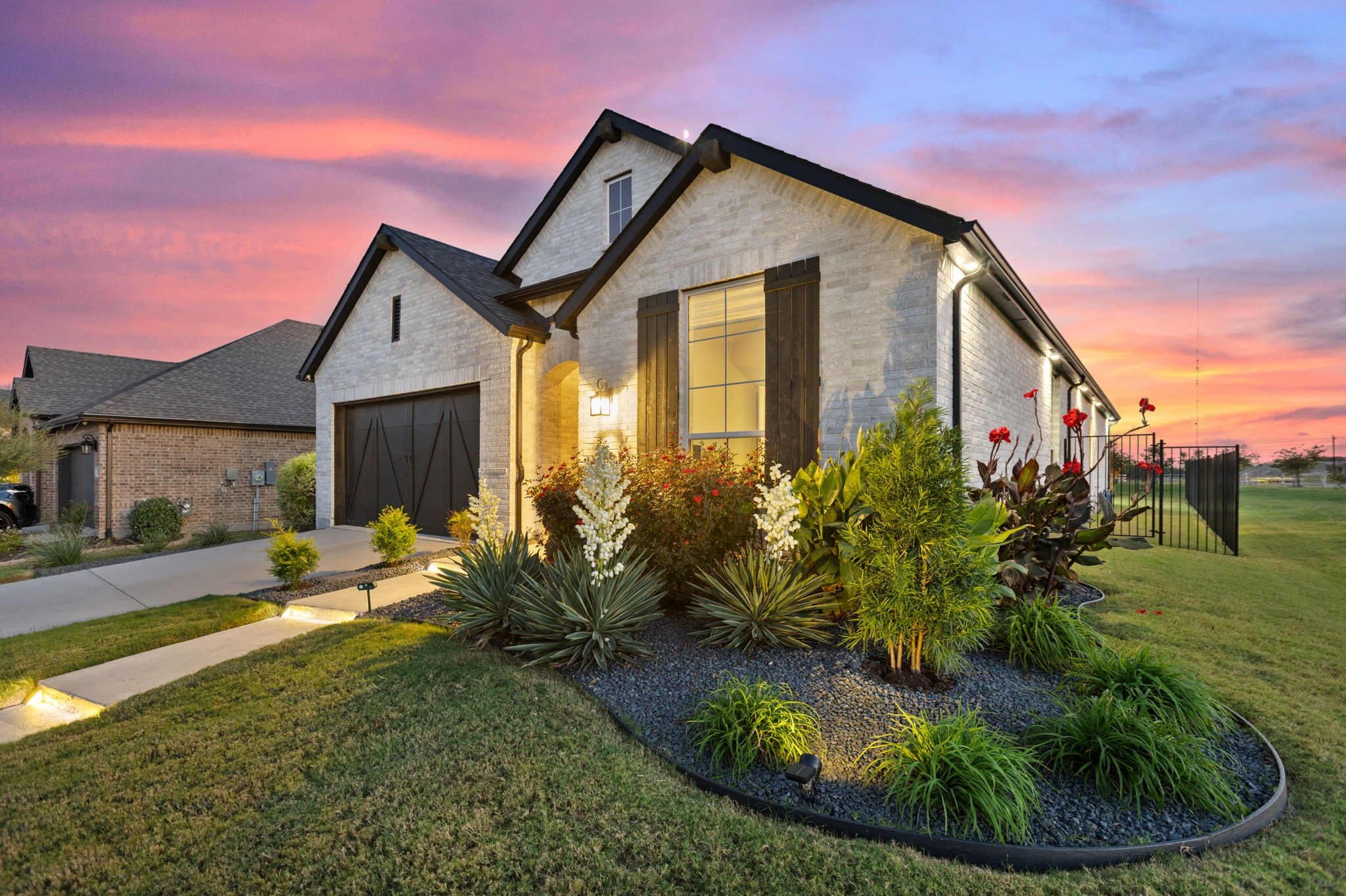 1725 Mcdougall Creek Van Alstyne TX 75495