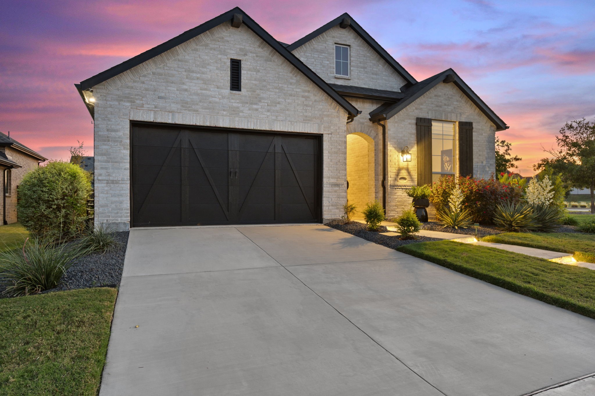 1725 Mcdougall Creek Van Alstyne TX 75495