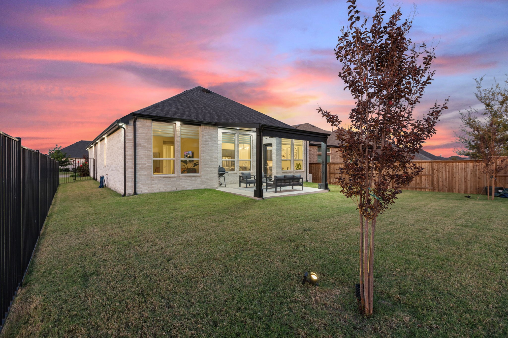 1725 Mcdougall Creek Van Alstyne TX 75495