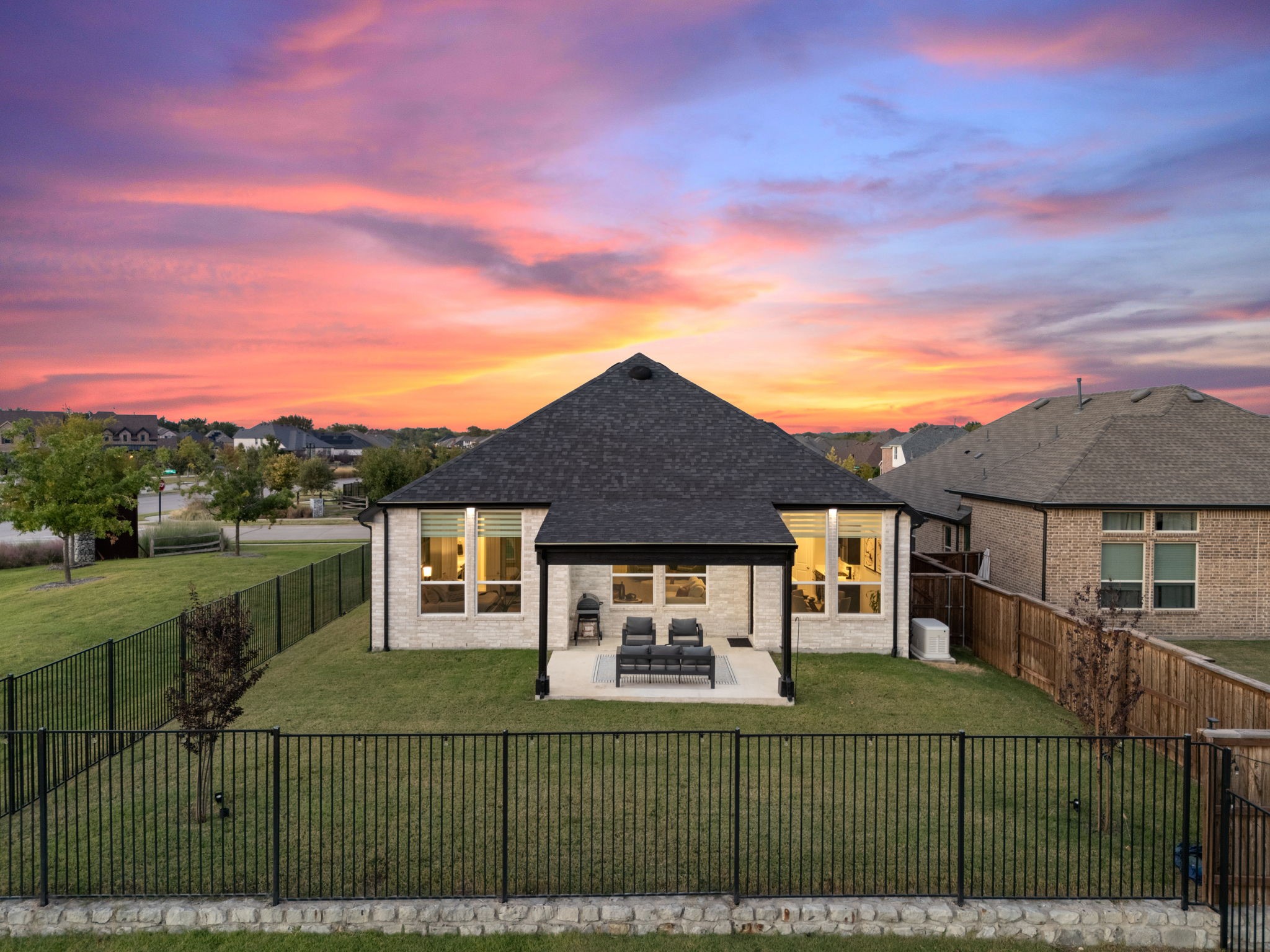 1725 Mcdougall Creek Van Alstyne TX 75495