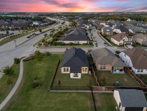 1725 Mcdougall Creek Van Alstyne TX 75495