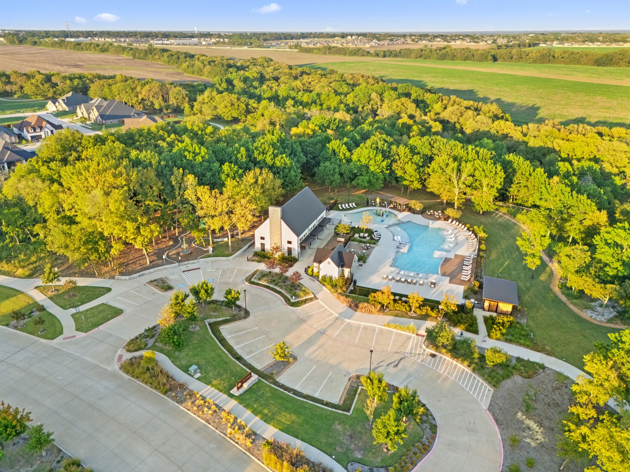 1725 Mcdougall Creek Van Alstyne TX 75495