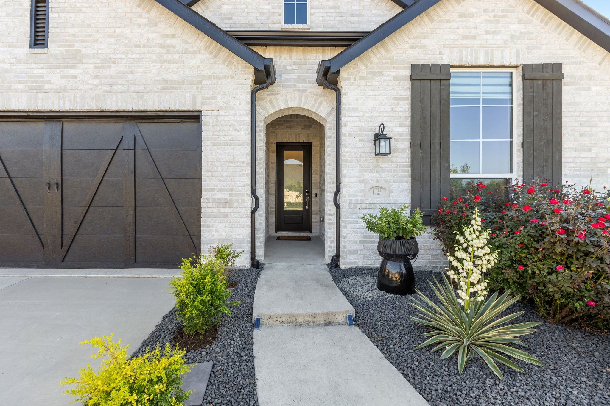 1725 Mcdougall Creek Van Alstyne TX 75495