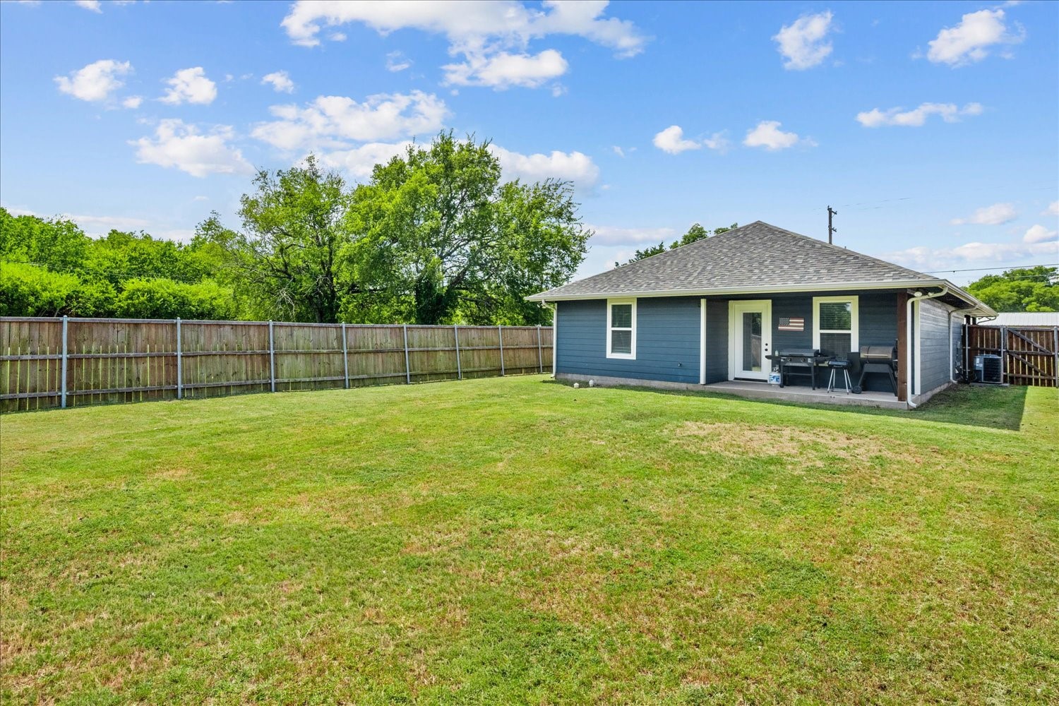 408 S Cedar Street Leonard TX 75452