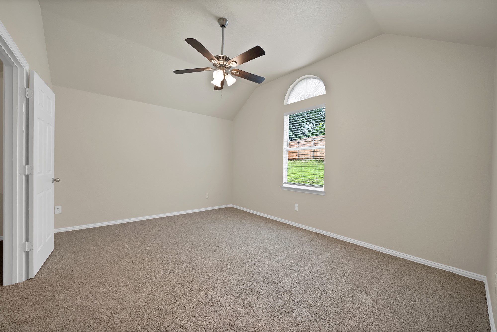 132 Parkwood Court Azle TX 76020