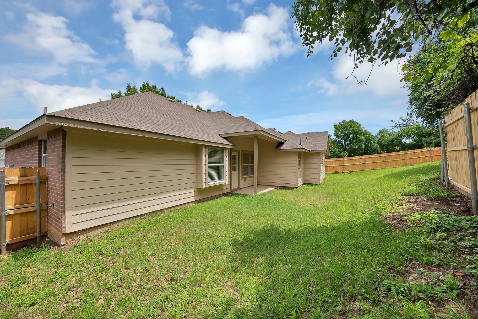132 Parkwood Court Azle TX 76020