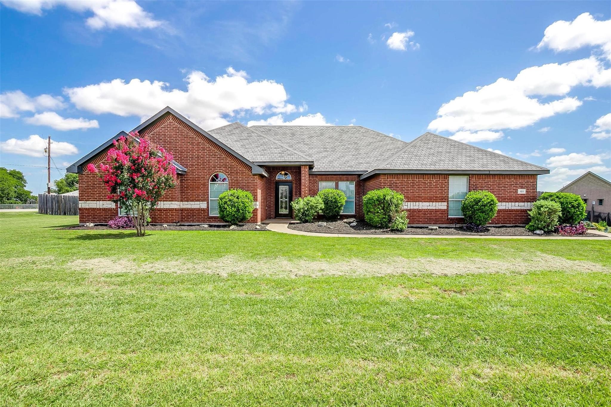 101 Springfield Lane Red Oak TX 75165