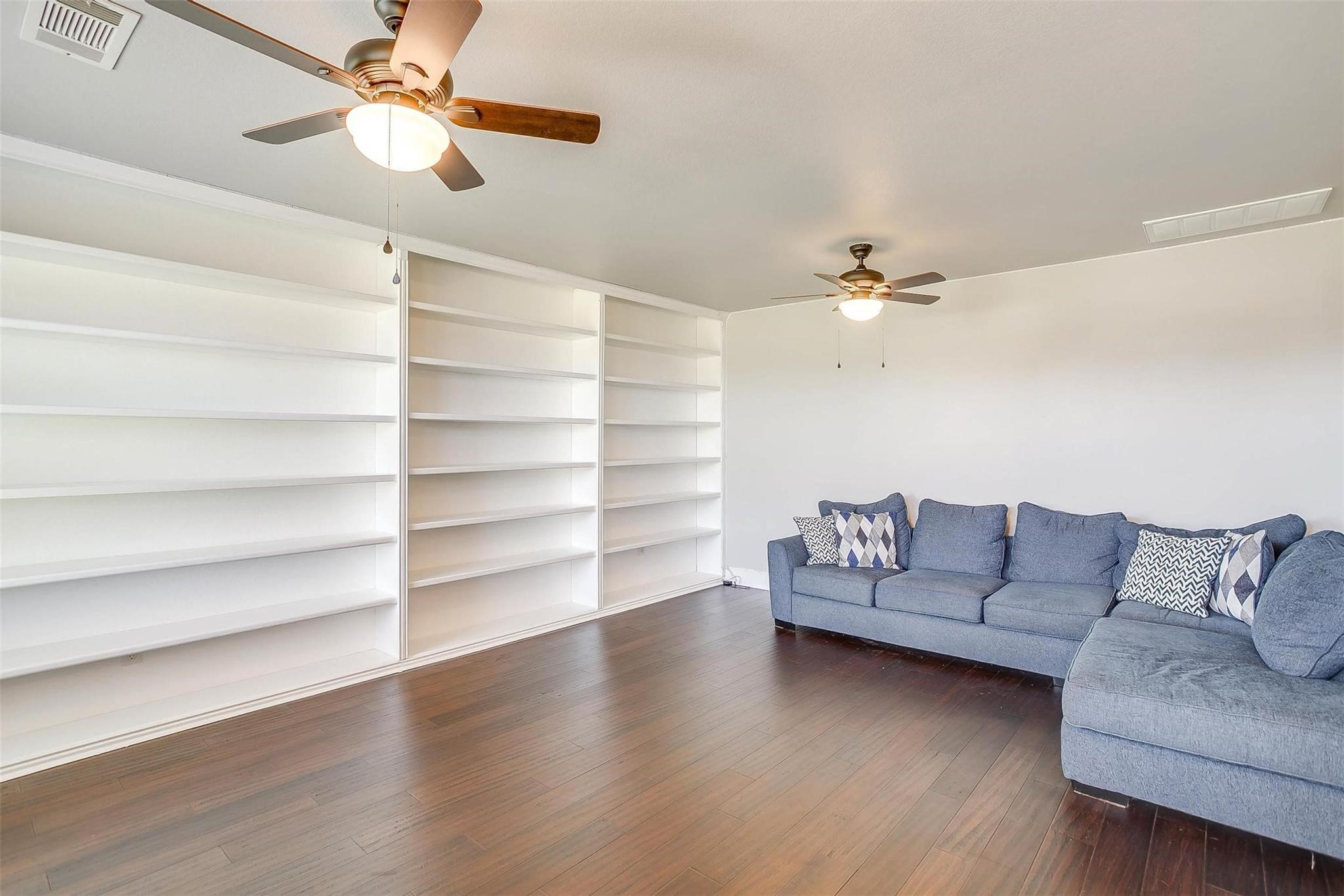 101 Springfield Lane Red Oak TX 75165