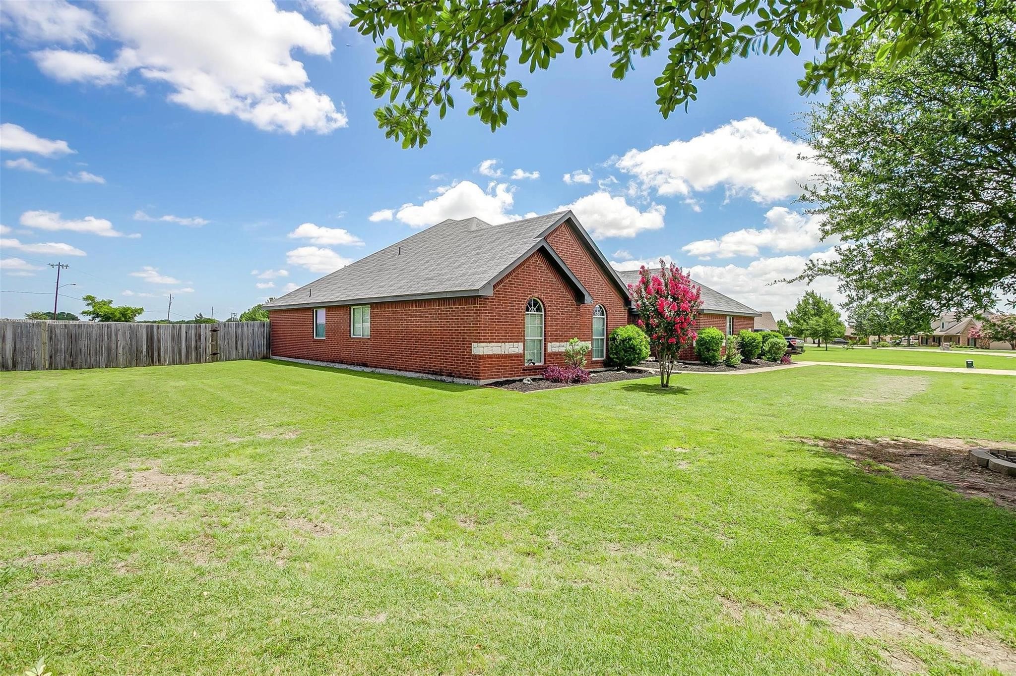 101 Springfield Lane Red Oak TX 75165