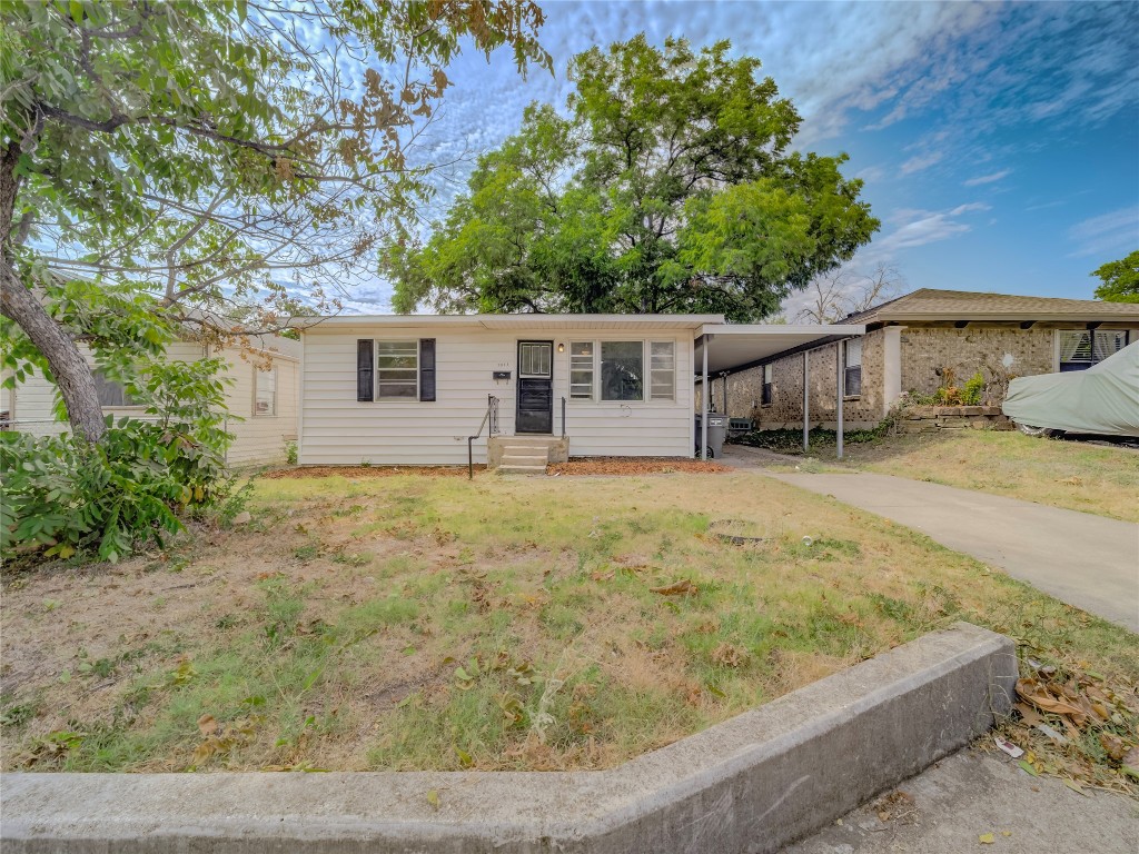 1013 W Spurgeon Street Fort Worth TX 76115