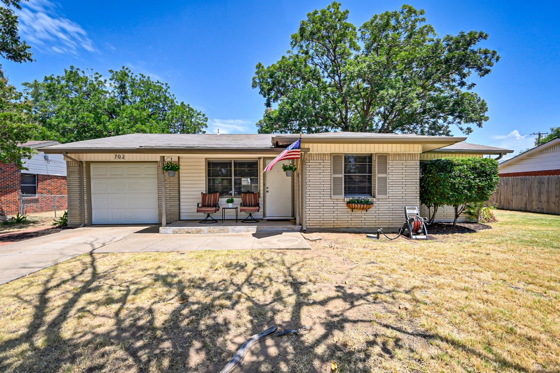 702 Paula Street Kennedale TX 76060