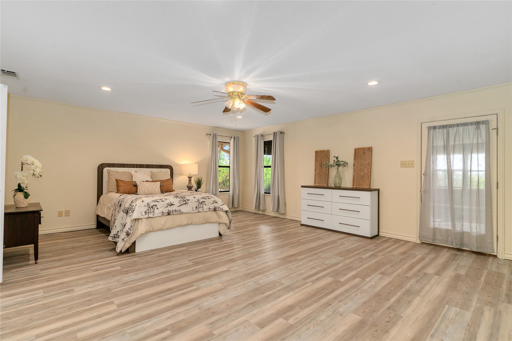 6212 Westover Drive Granbury TX 76049