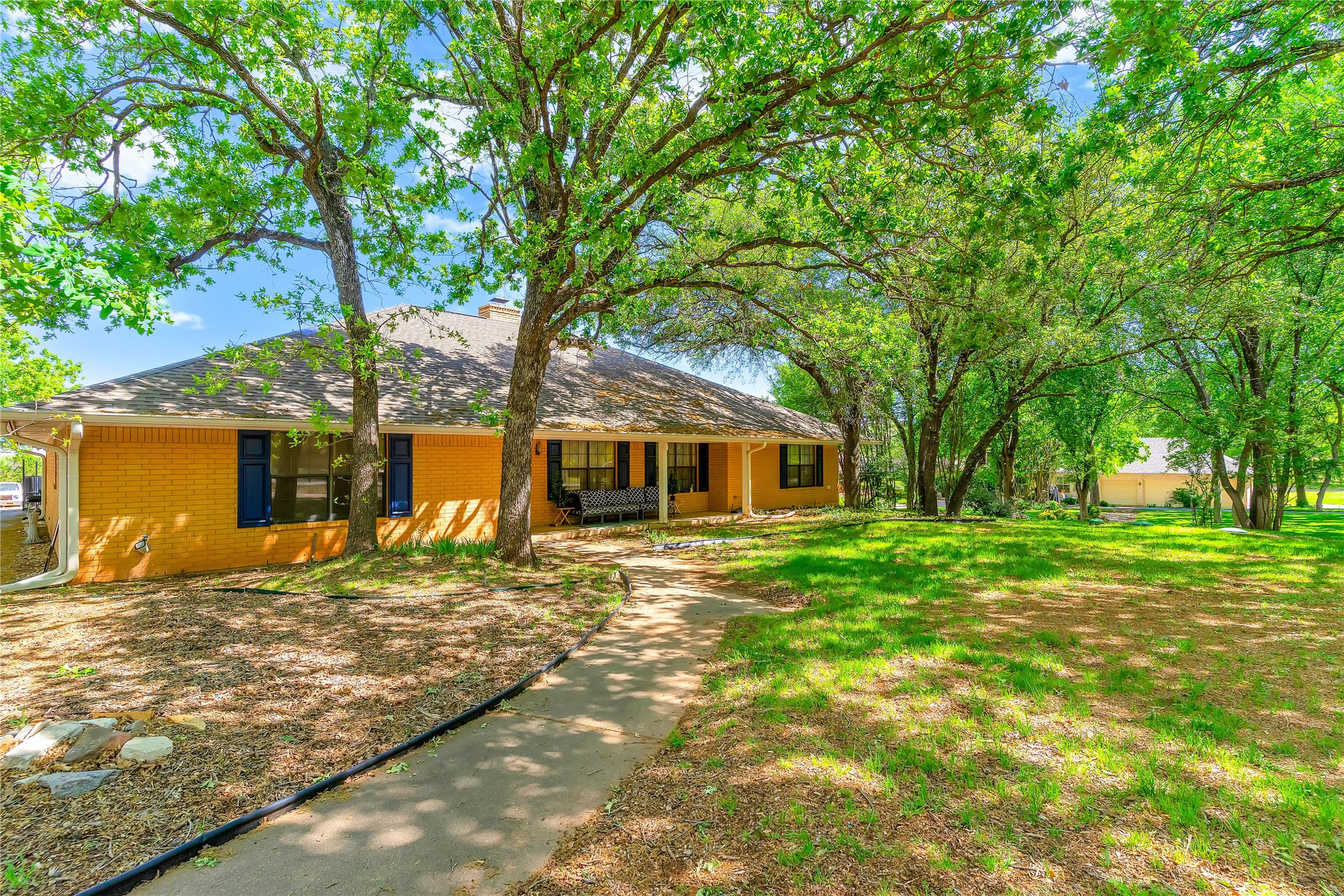 6212 Westover Drive Granbury TX 76049