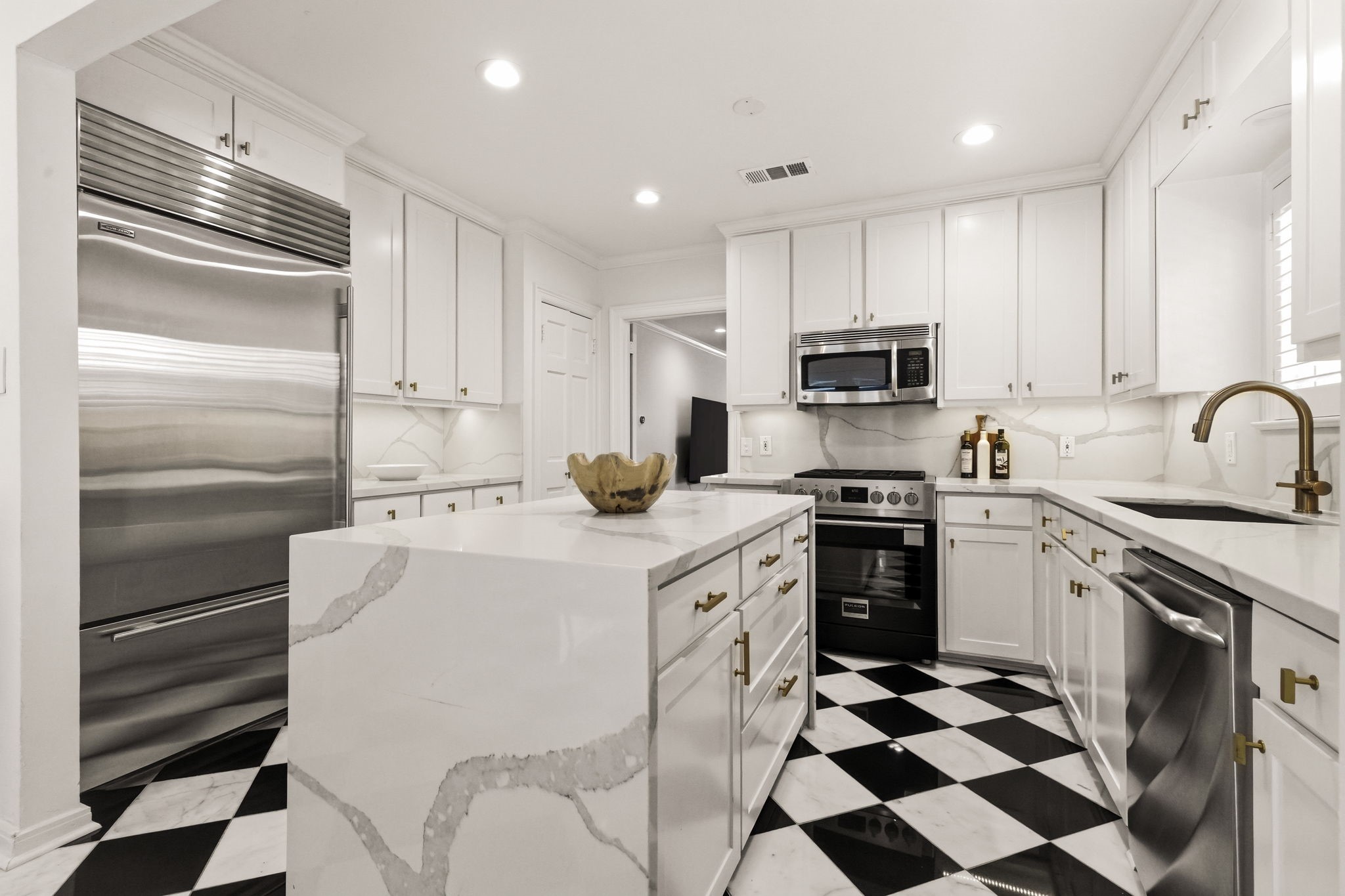 4684 S Versailles Avenue Highland Park TX 75209