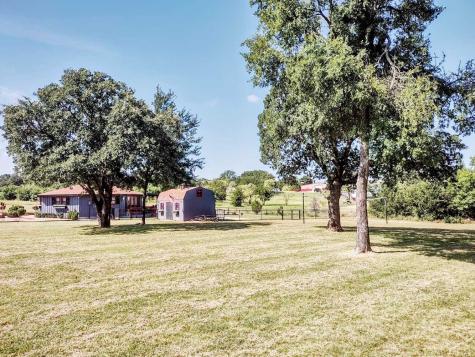 149 Bay Roc Lane Runaway Bay TX 76426