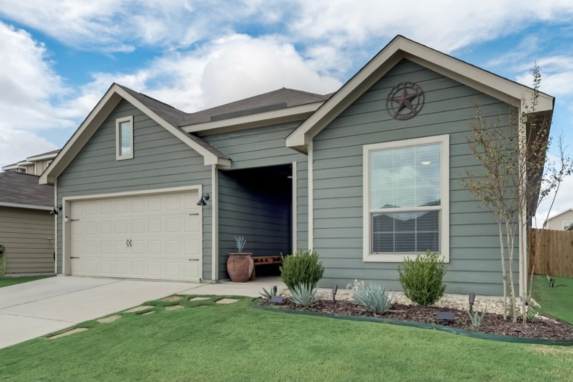 8405 Smokey Creek Pass Fort Worth TX 76179