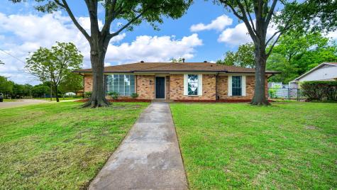 400 Brook Hollow Circle Desoto TX 75115