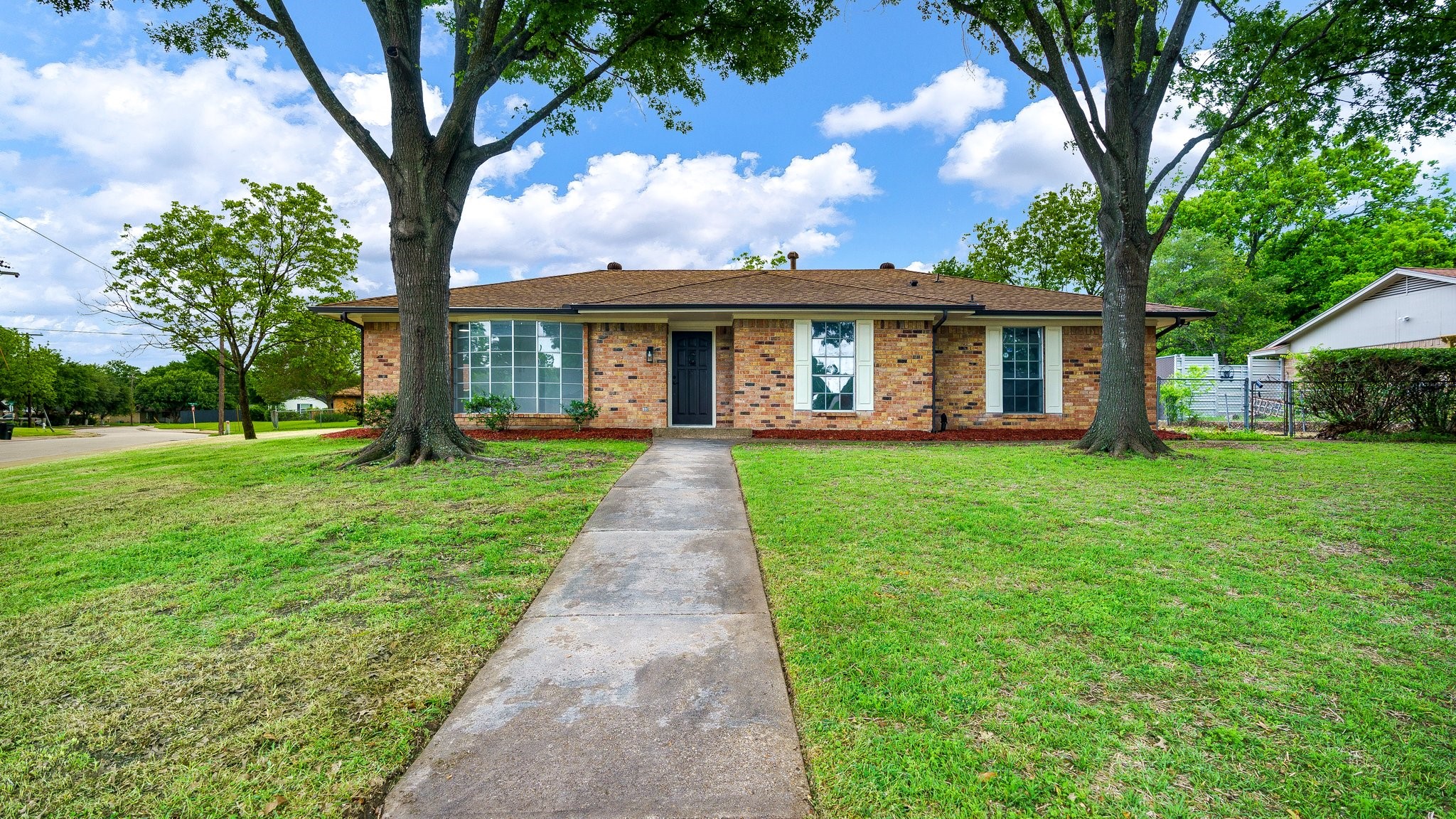 400 Brook Hollow Circle Desoto TX 75115
