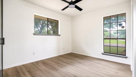 400 Brook Hollow Circle Desoto TX 75115