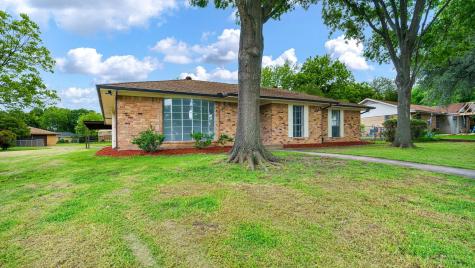 400 Brook Hollow Circle Desoto TX 75115