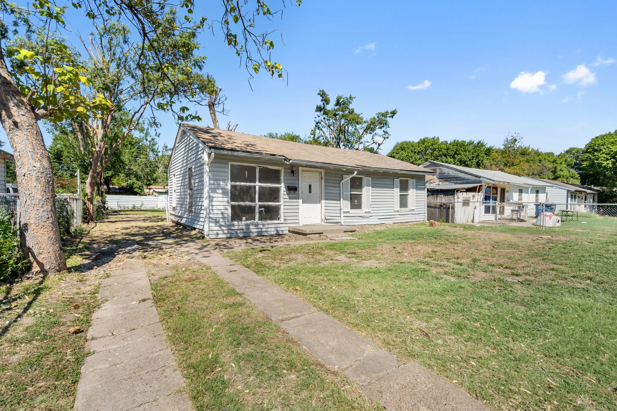 8217 Goldfield Drive Dallas TX 75217