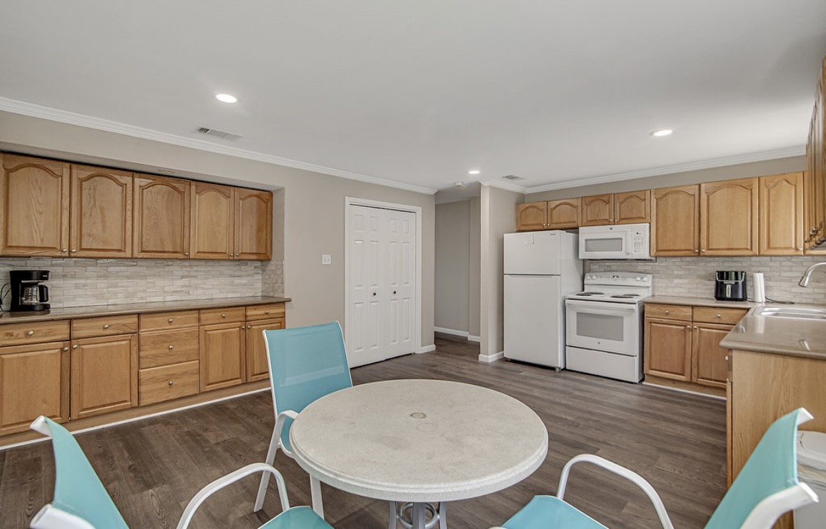 3952 J Rendon Road Burleson TX 76028