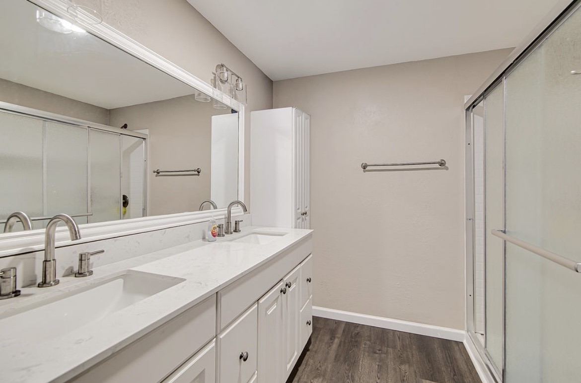 3952 J Rendon Road Burleson TX 76028