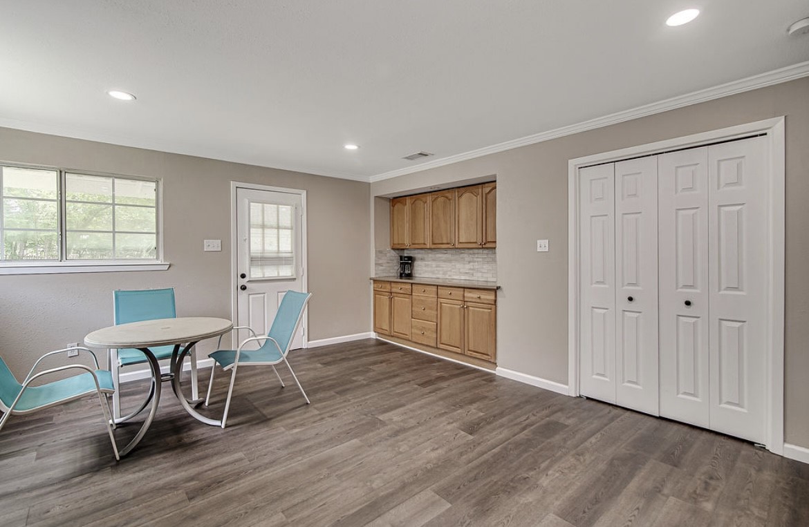 3952 J Rendon Road Burleson TX 76028
