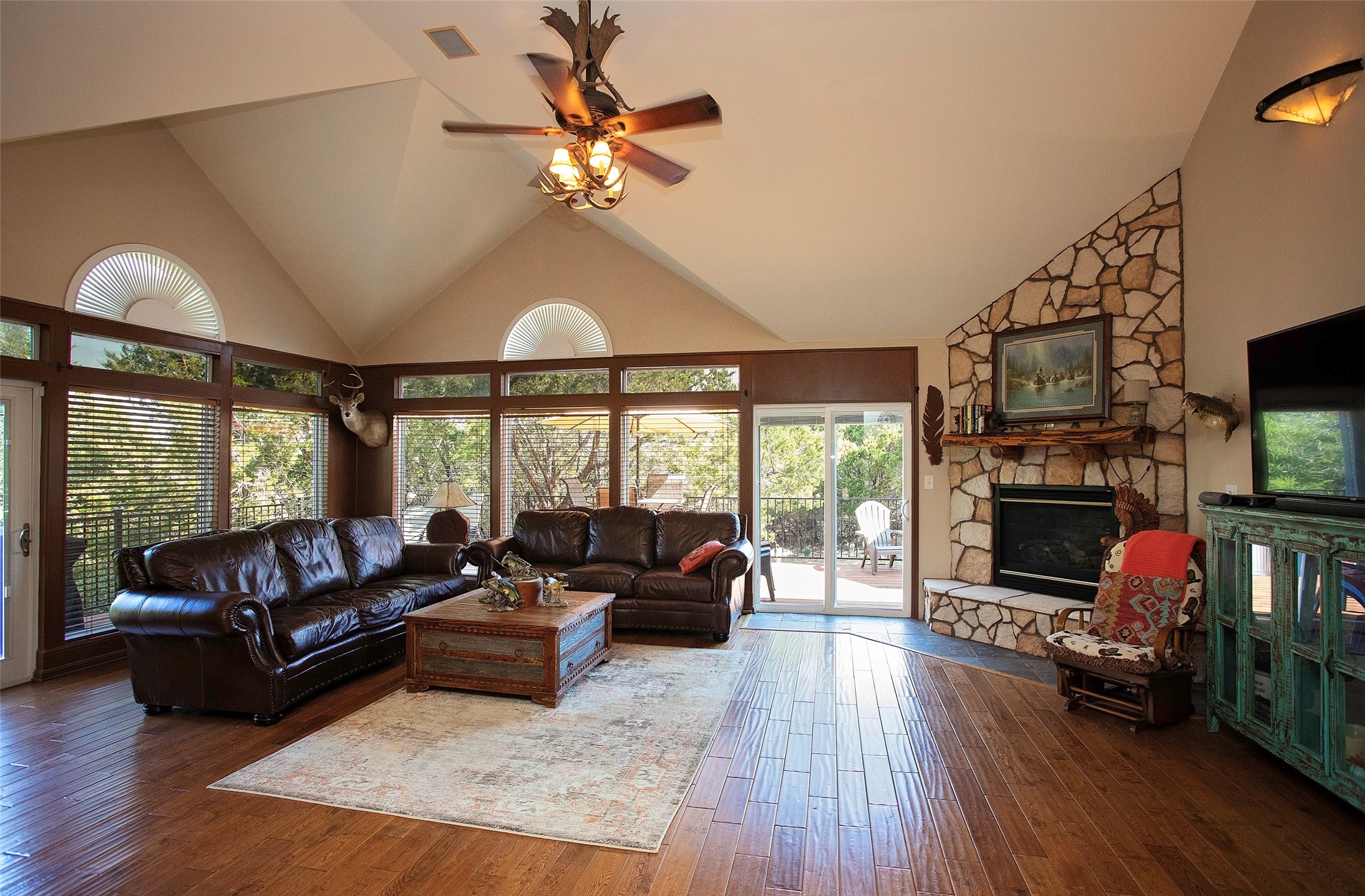 880 Cliffs Drive Possum Kingdom Lake TX 76449