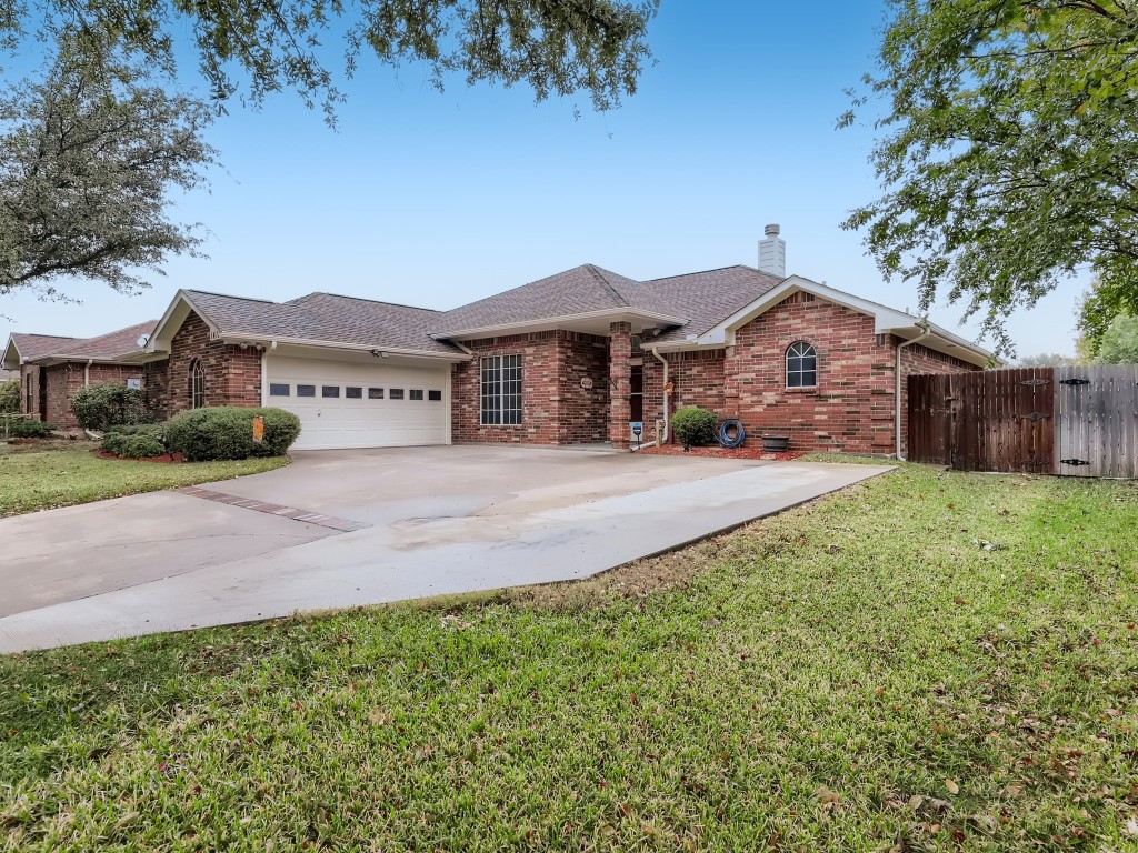 1413 Manten Boulevard Denton TX 76208