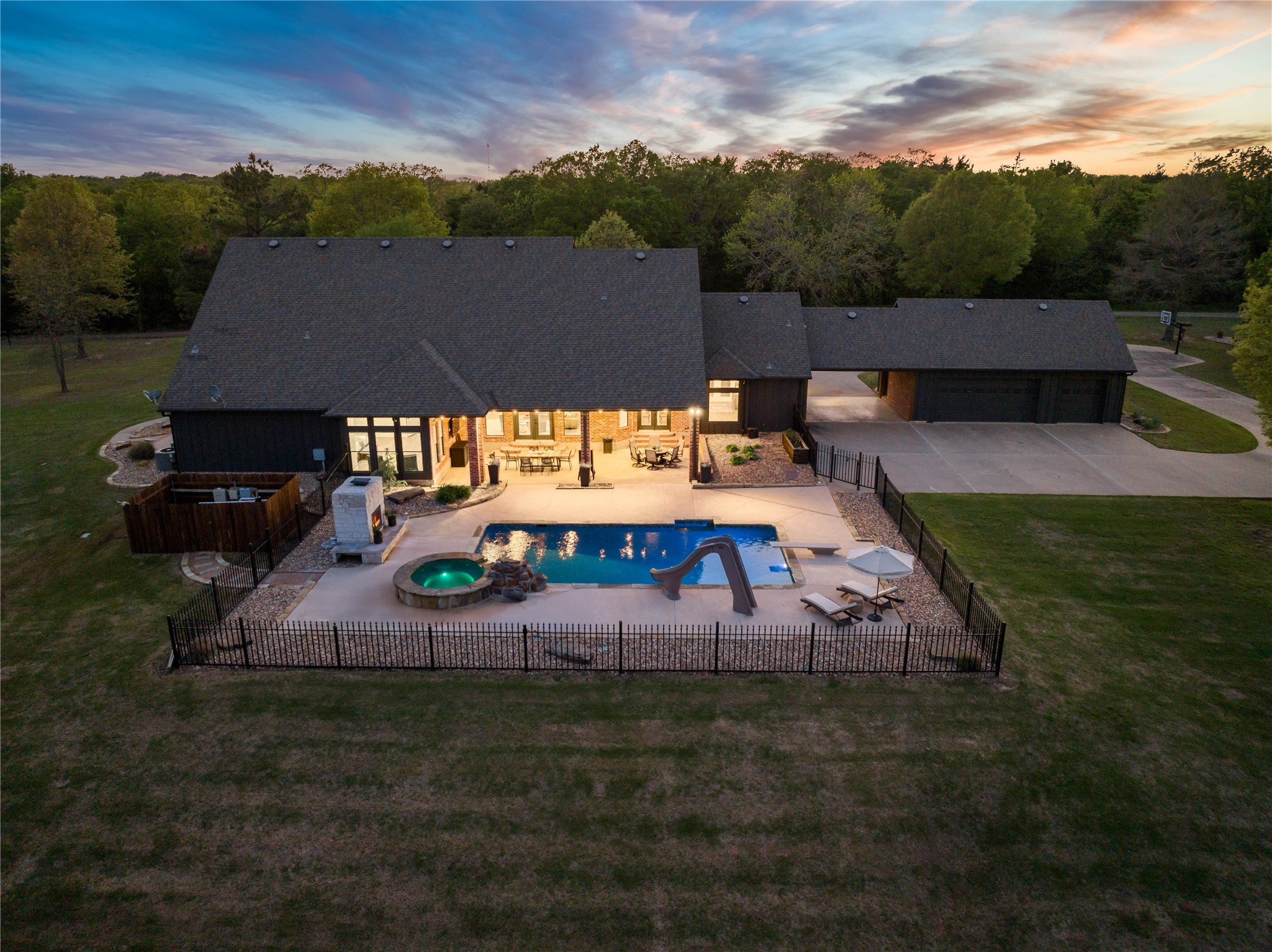 5000 Stillhouse Road Paris TX 75462