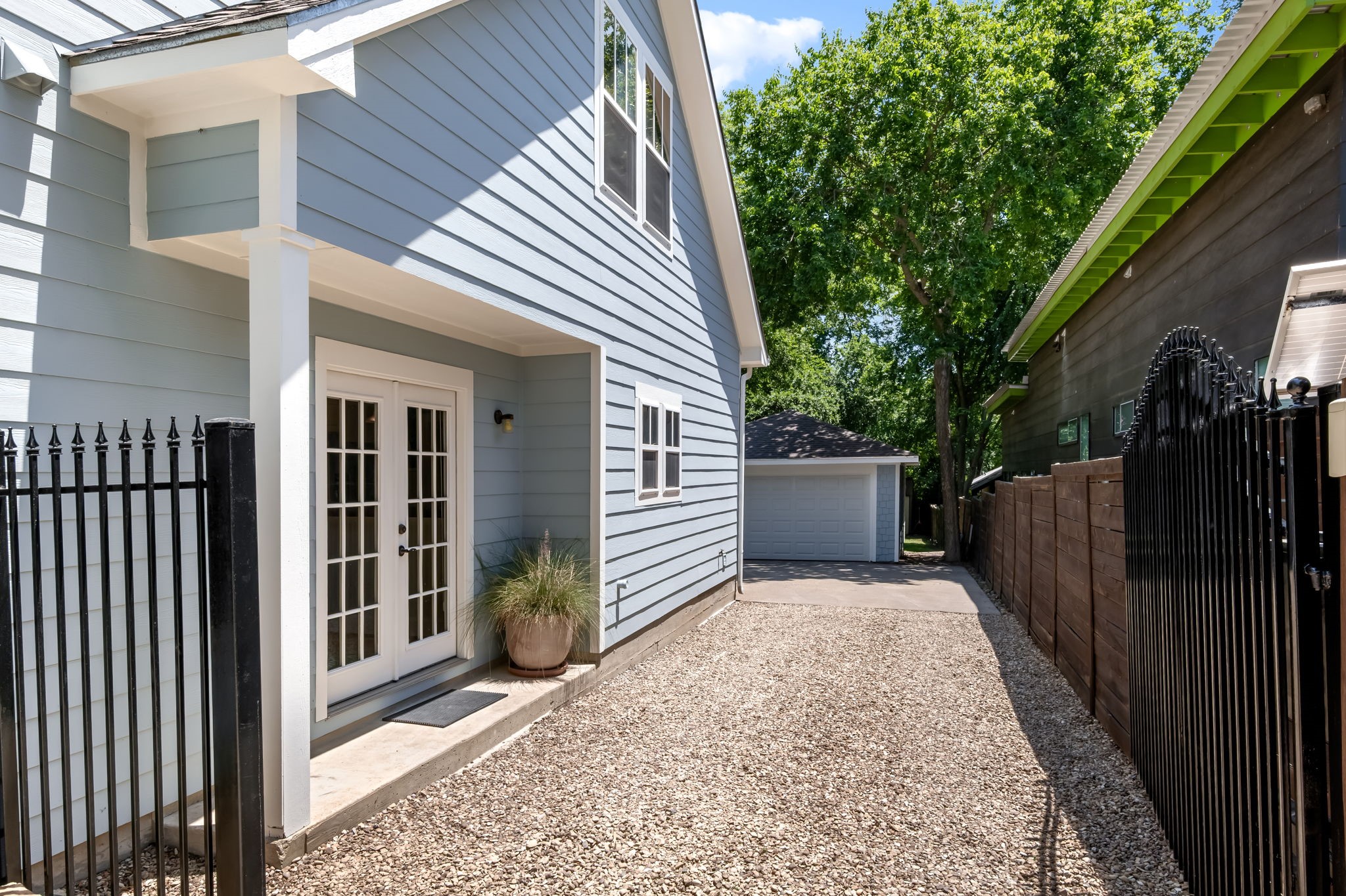 9010 Eustis Avenue Dallas TX 75218