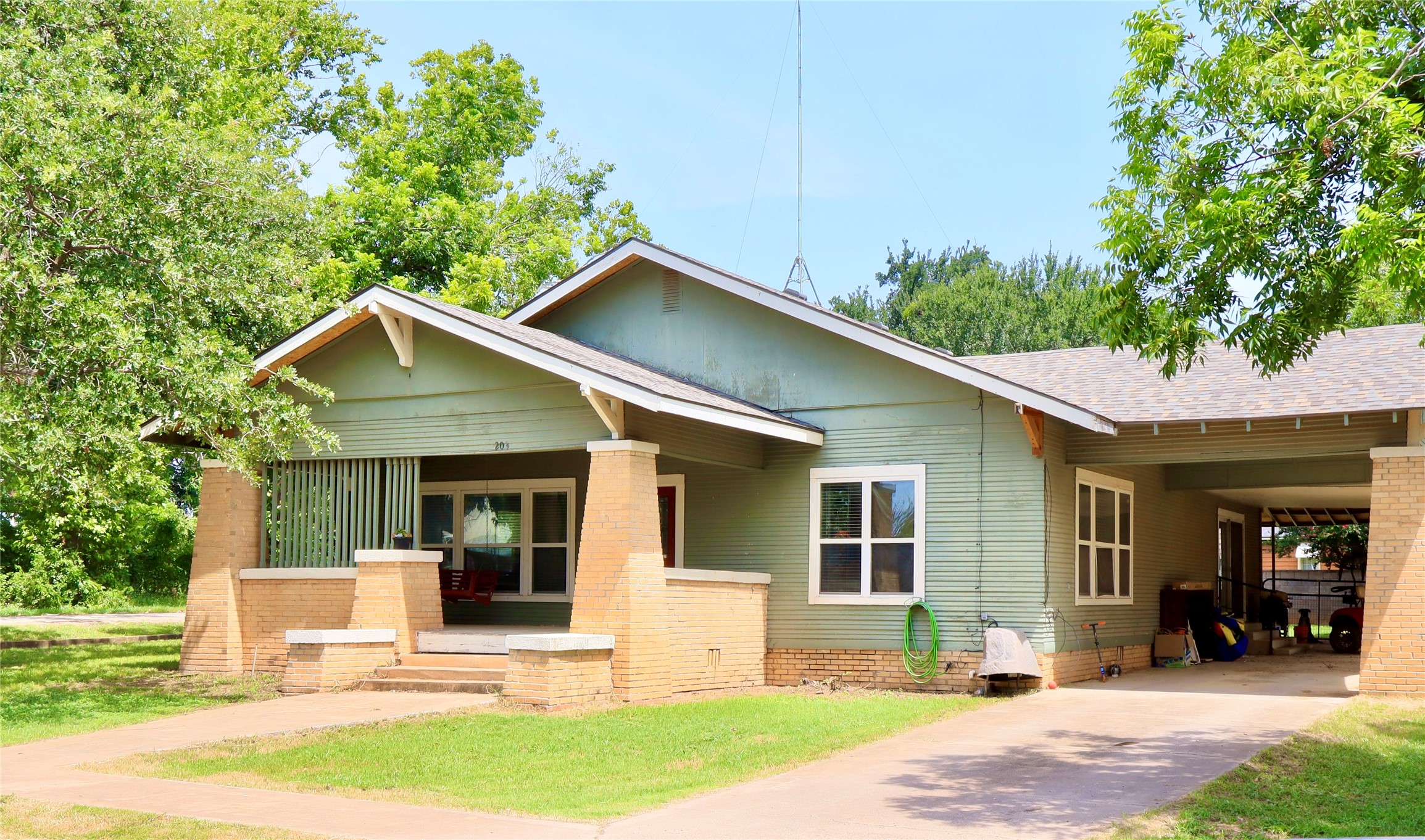203 E Bennett Street Strawn TX 76475