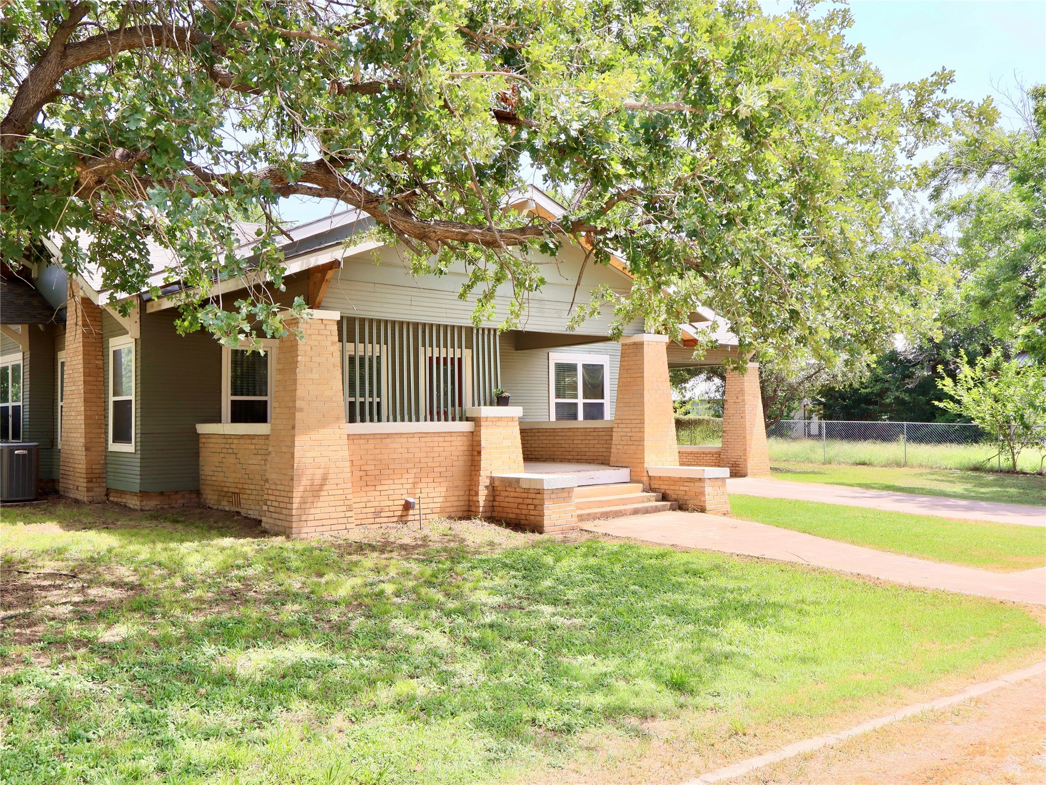203 E Bennett Street Strawn TX 76475