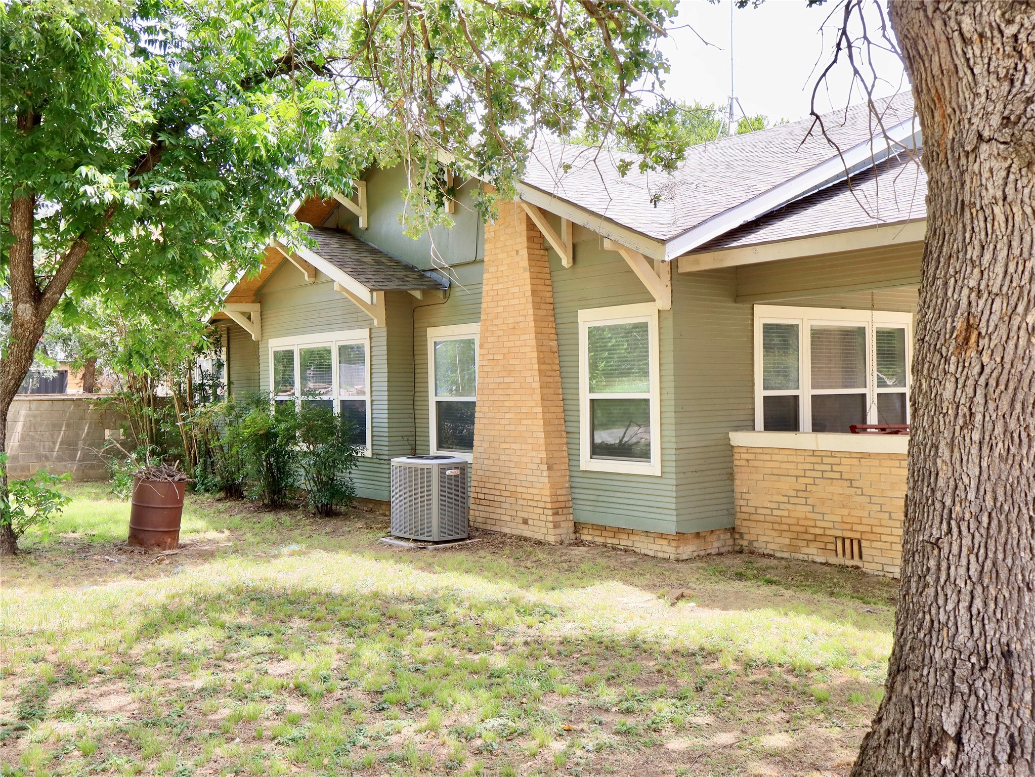 203 E Bennett Street Strawn TX 76475