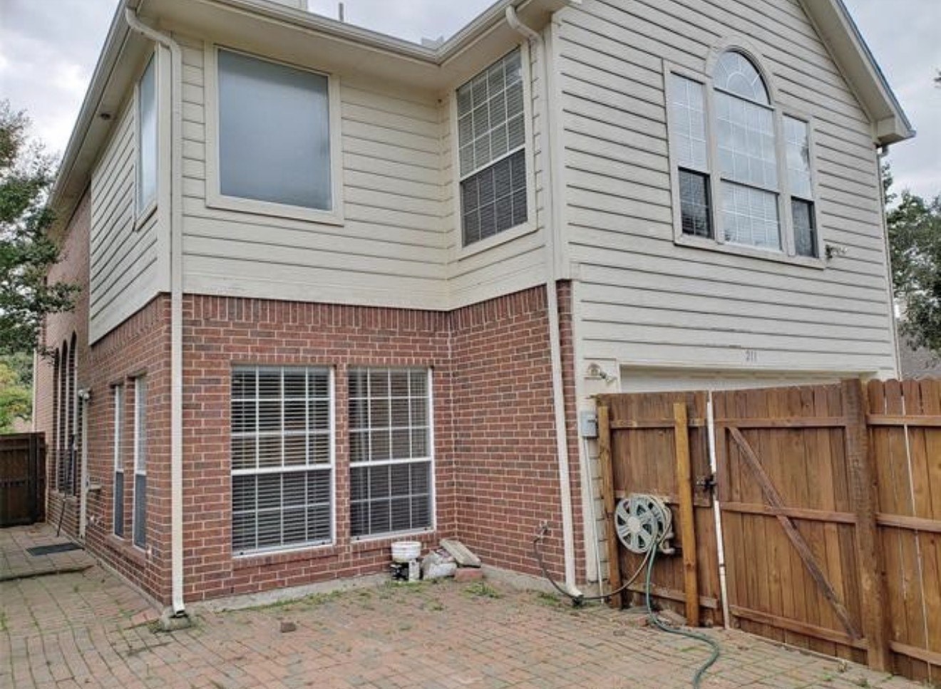 211 Moss Hill Road Irving TX 75063