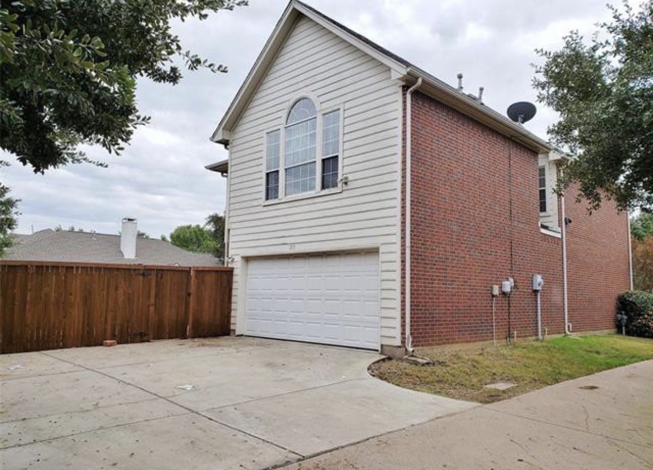 211 Moss Hill Road Irving TX 75063