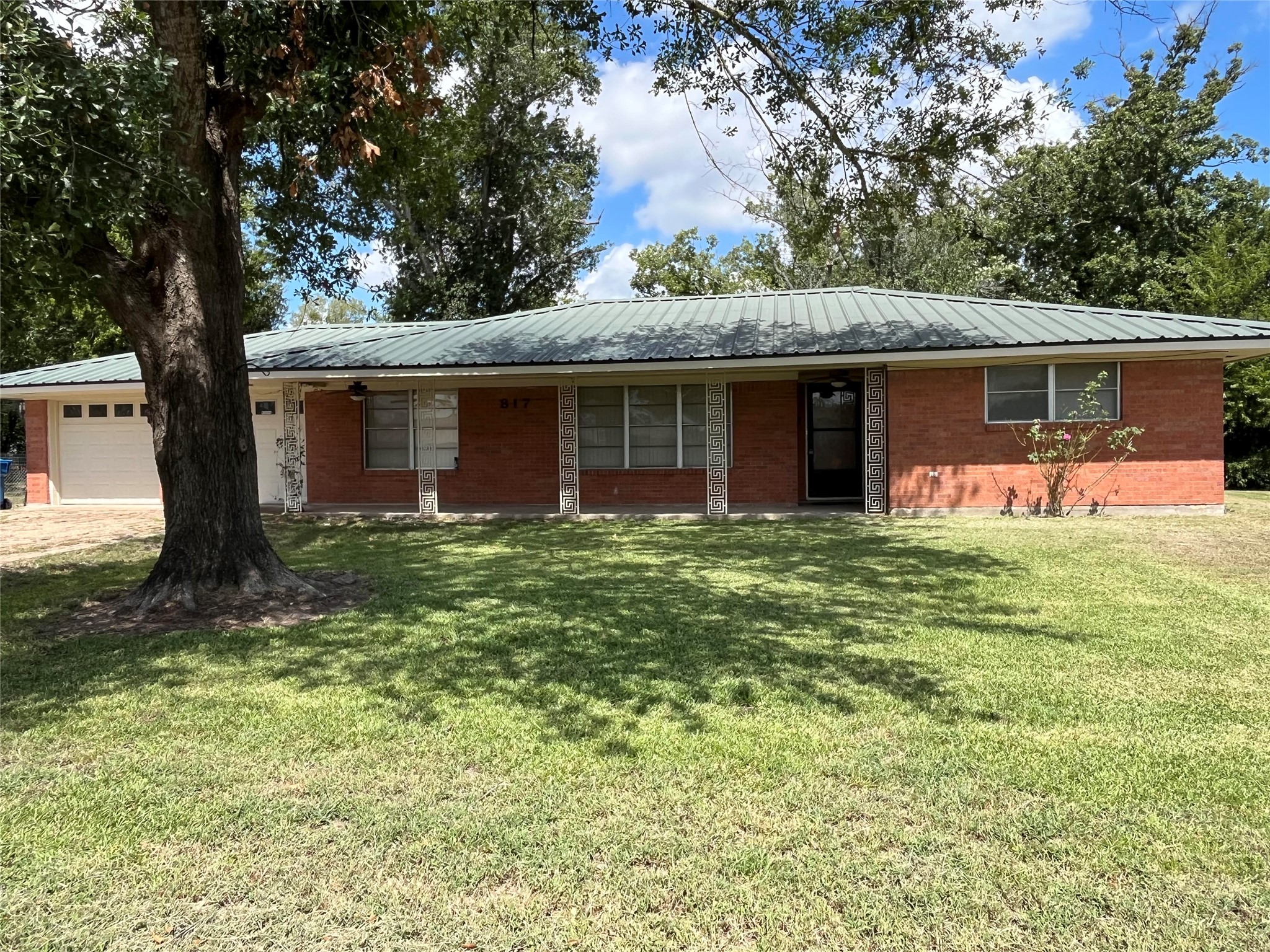 817 E Holly Lane Mexia TX 76667
